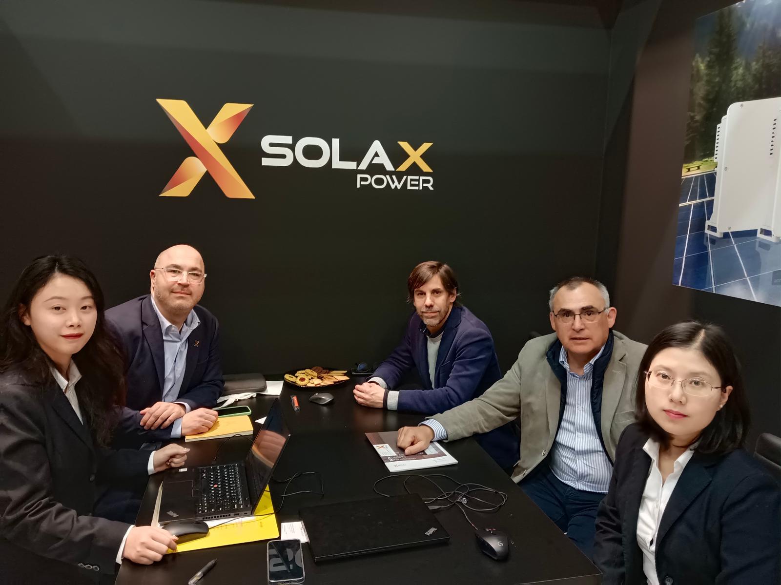 Acuerdo RAMIREZ by Aelvasa Group y SOLAX Power